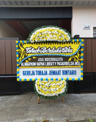 Papan Bunga Duka di Sapta Marga