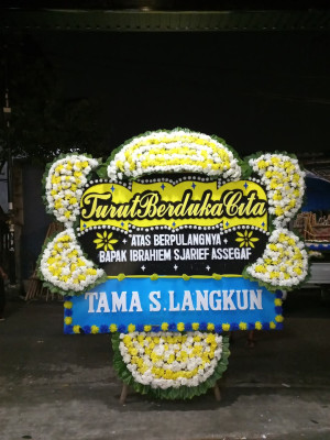 Papan Bunga Duka di Sapta Marga